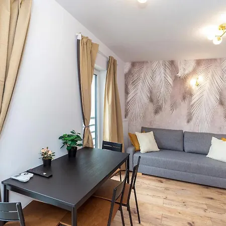 Montary Apartament *